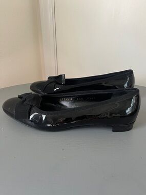 Salvatore Ferragamo Black Patent Leather Bow Ballet Flats Size 7.5
